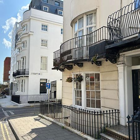 Two Top Central Beach Studios - Also Separate Spa Cabin And Watersports Brighton Bagian luar foto