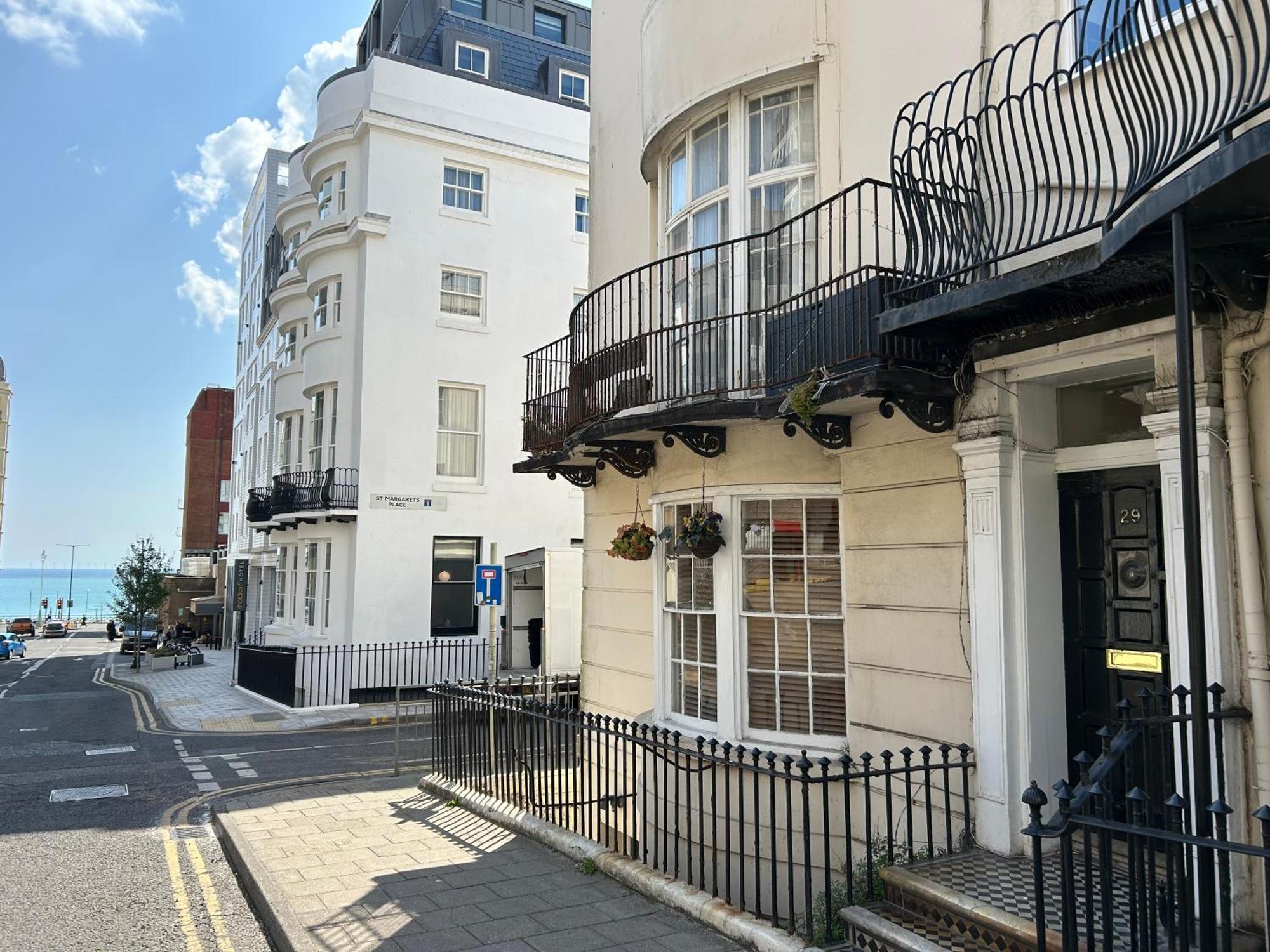 Two Top Central Beach Studios - Also Separate Spa Cabin And Watersports Brighton Bagian luar foto